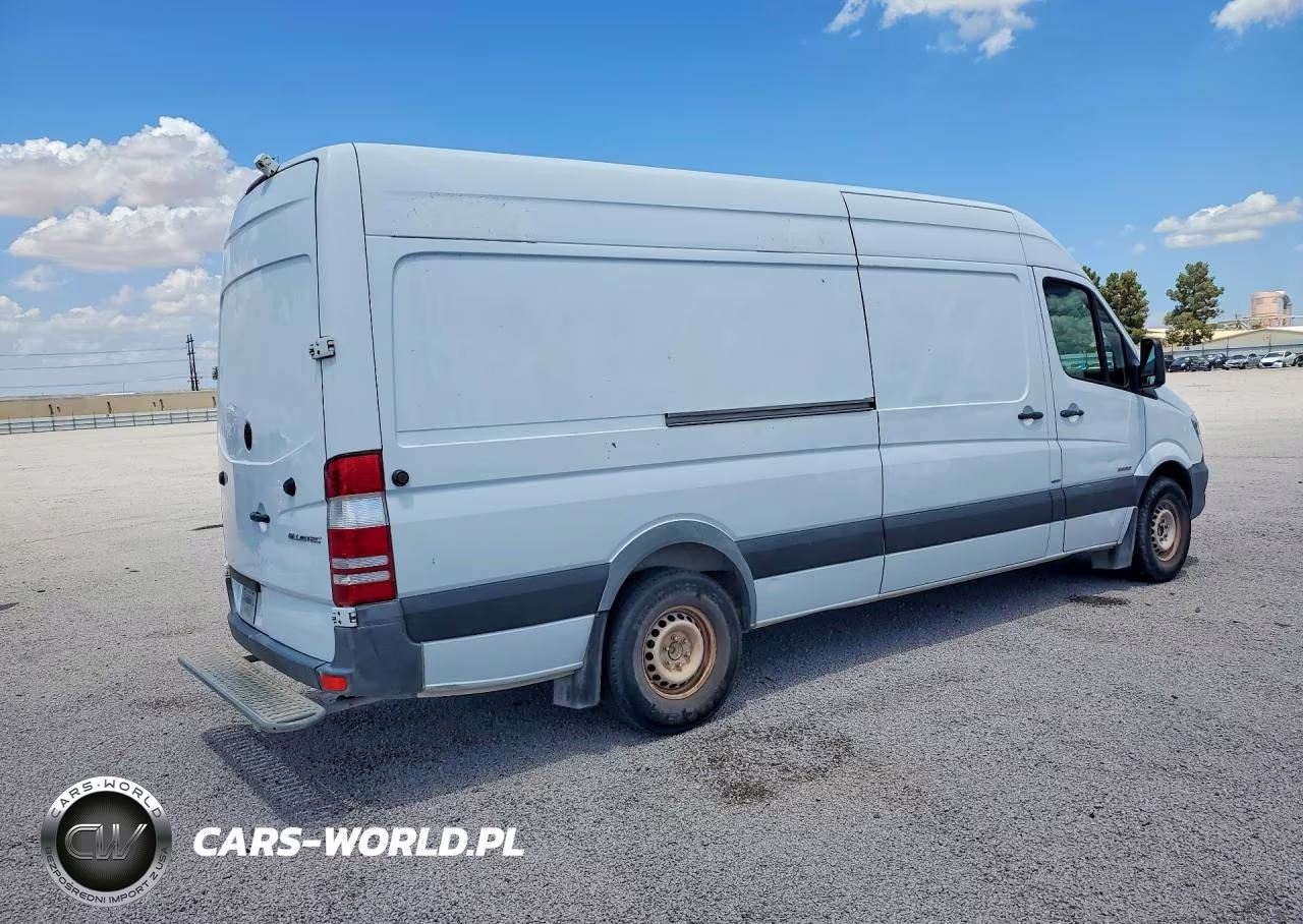 2015 Mercedes Benz Sprinter 2500 Delivery Van VIN:WD3PE8DB7FP129650 - 3
