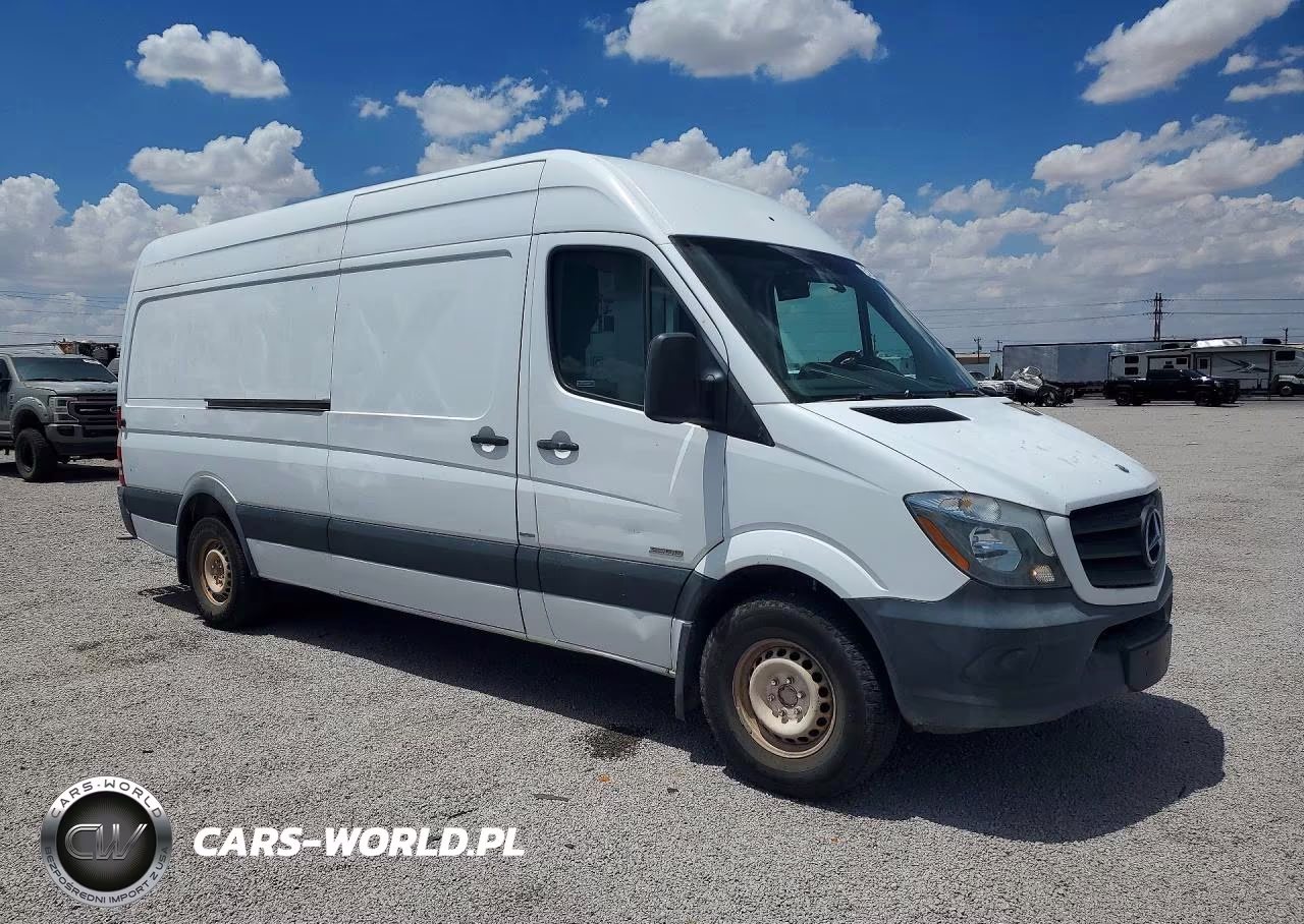 2015 Mercedes Benz Sprinter 2500 Delivery Van VIN:WD3PE8DB7FP129650 - 4