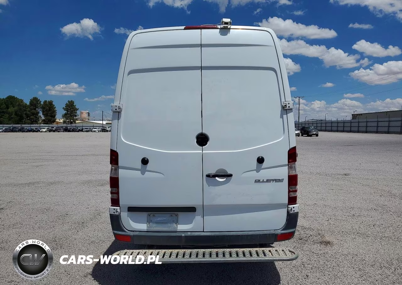 2015 Mercedes Benz Sprinter 2500 Delivery Van VIN:WD3PE8DB7FP129650 - 6