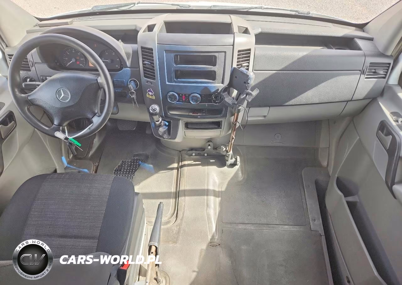 2015 Mercedes Benz Sprinter 2500 Delivery Van VIN:WD3PE8DB7FP129650 - 8