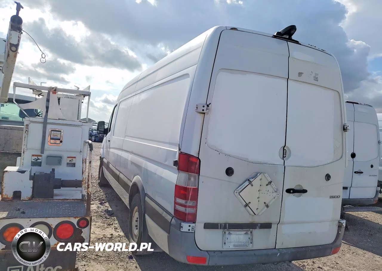 2016 Mercedes-Benz Sprinter 2500 Delivery Van VIN:WD3PE8DD2GP359471 - 2
