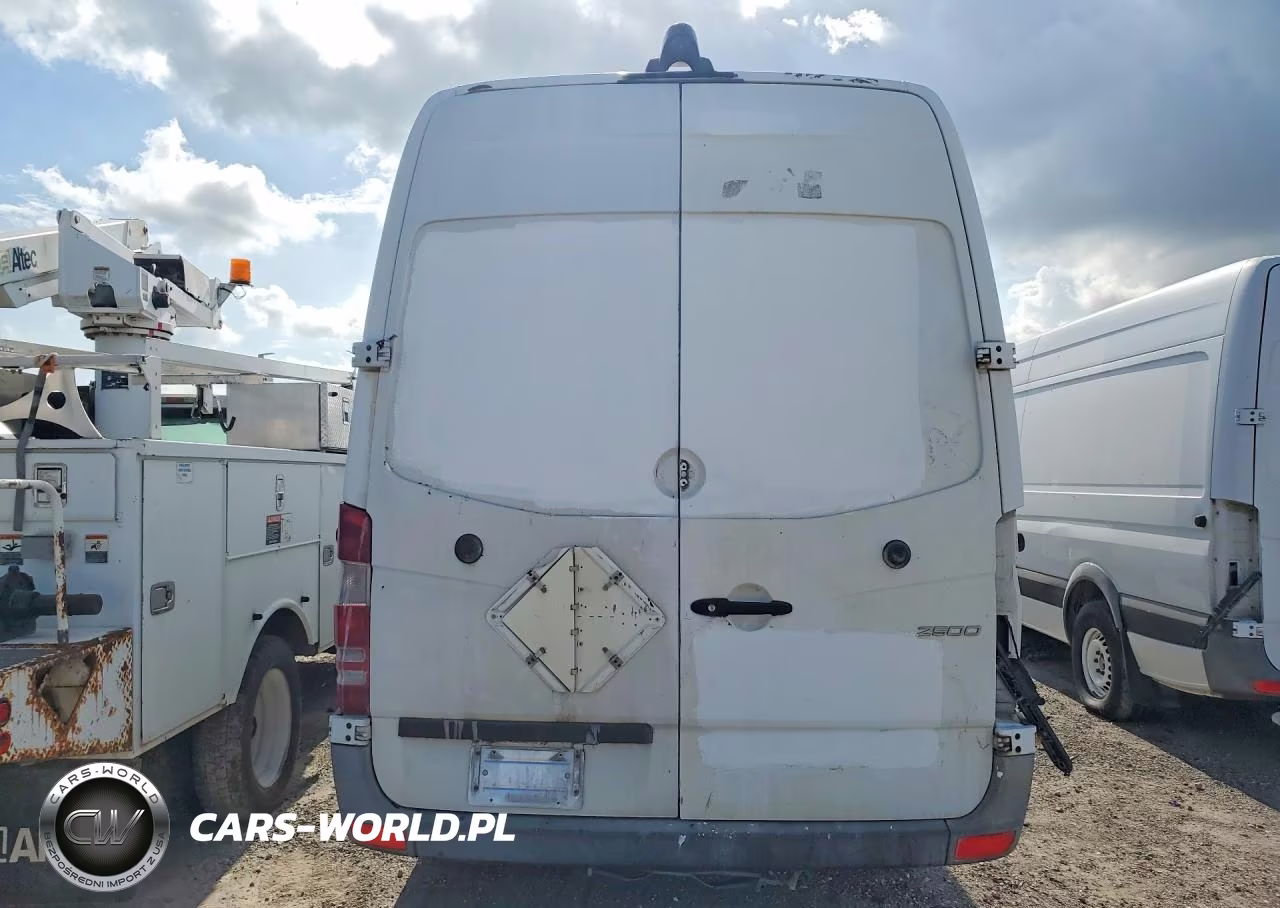 2016 Mercedes-Benz Sprinter 2500 Delivery Van VIN:WD3PE8DD2GP359471 - 6