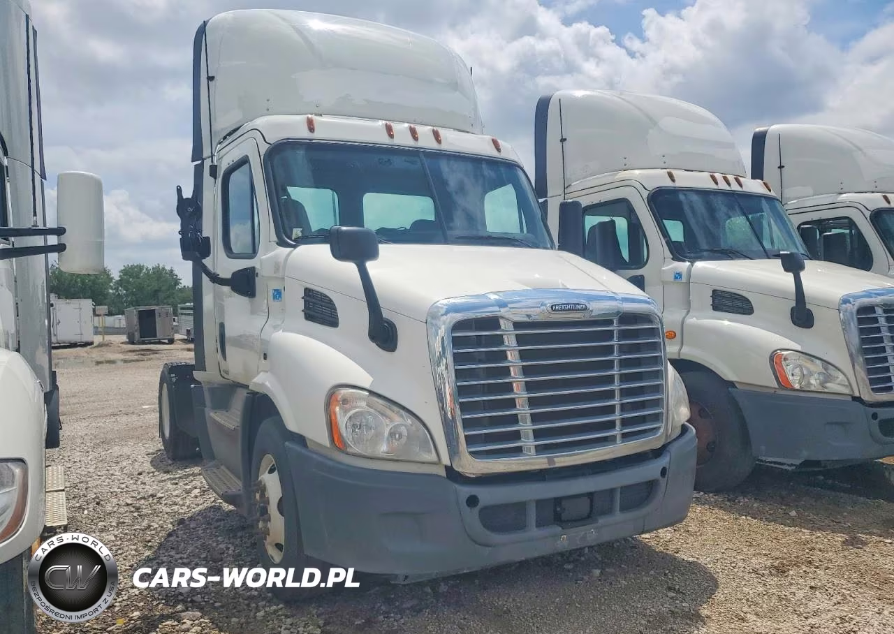 2018 Freightliner Cascadia 113 Semi Truck