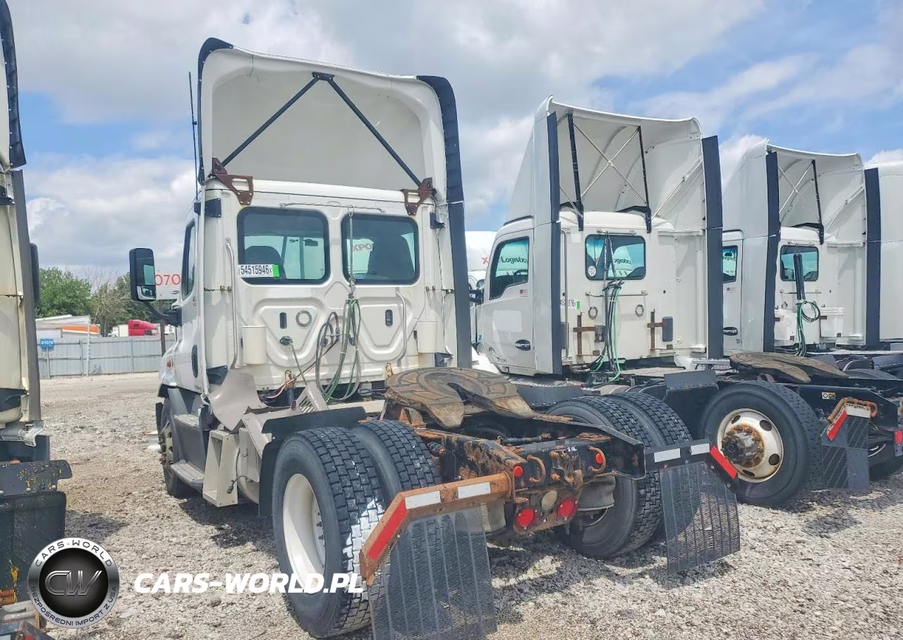 2018 Freightliner Cascadia 113 Semi Truck VIN:3AKBGADVXJSJN2770 - 3