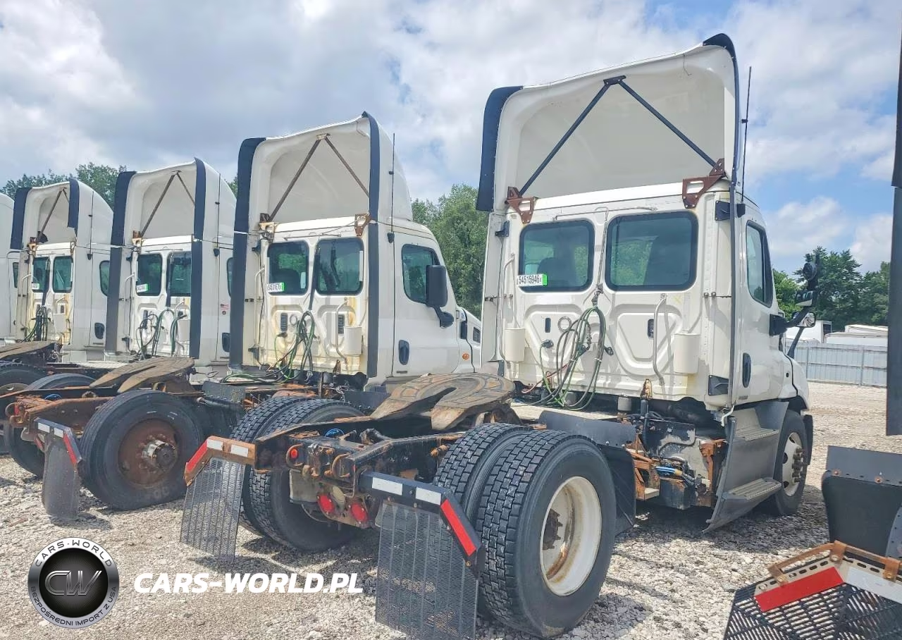 2018 Freightliner Cascadia 113 Semi Truck VIN:3AKBGADVXJSJN2770 - 4
