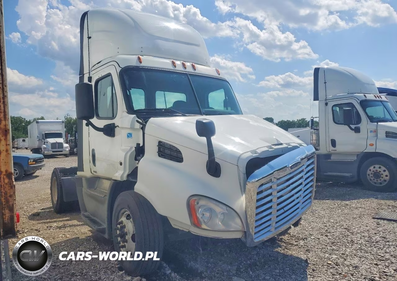 2018 Freightliner Cascadia 113 Semi Truck
