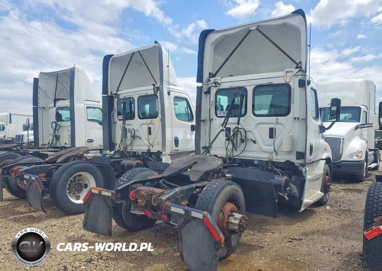 2016 Freightliner Cascadia 113 Semi Truck VIN:3AKBGADV6GSHB2548 - 4