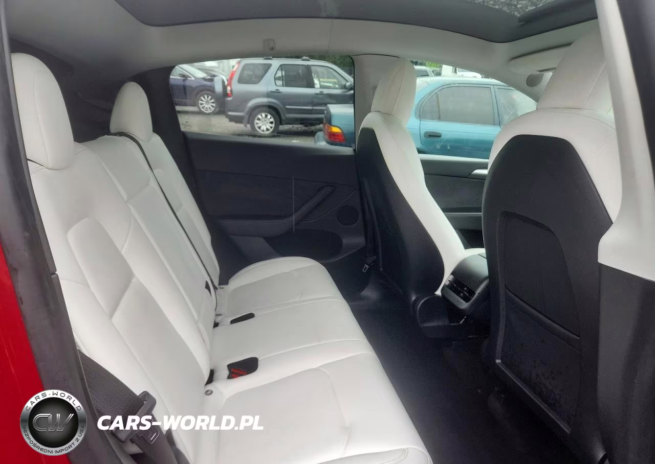 2022 Tesla Model Y VIN:7SAYGDEF8NF546365 - 11