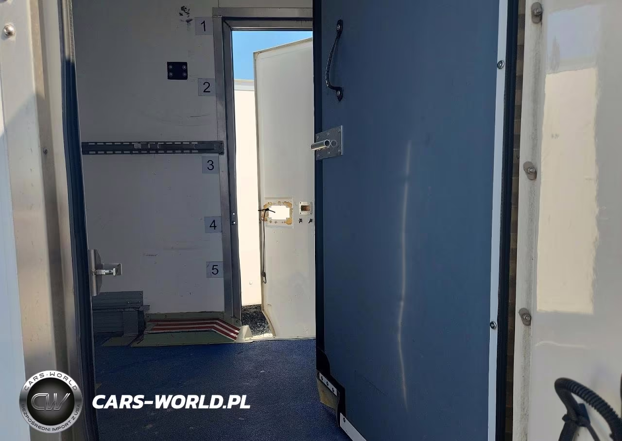 2022 Ford Transit Delivery Truck VIN:1FDBW5Z84NKA01592 - 11