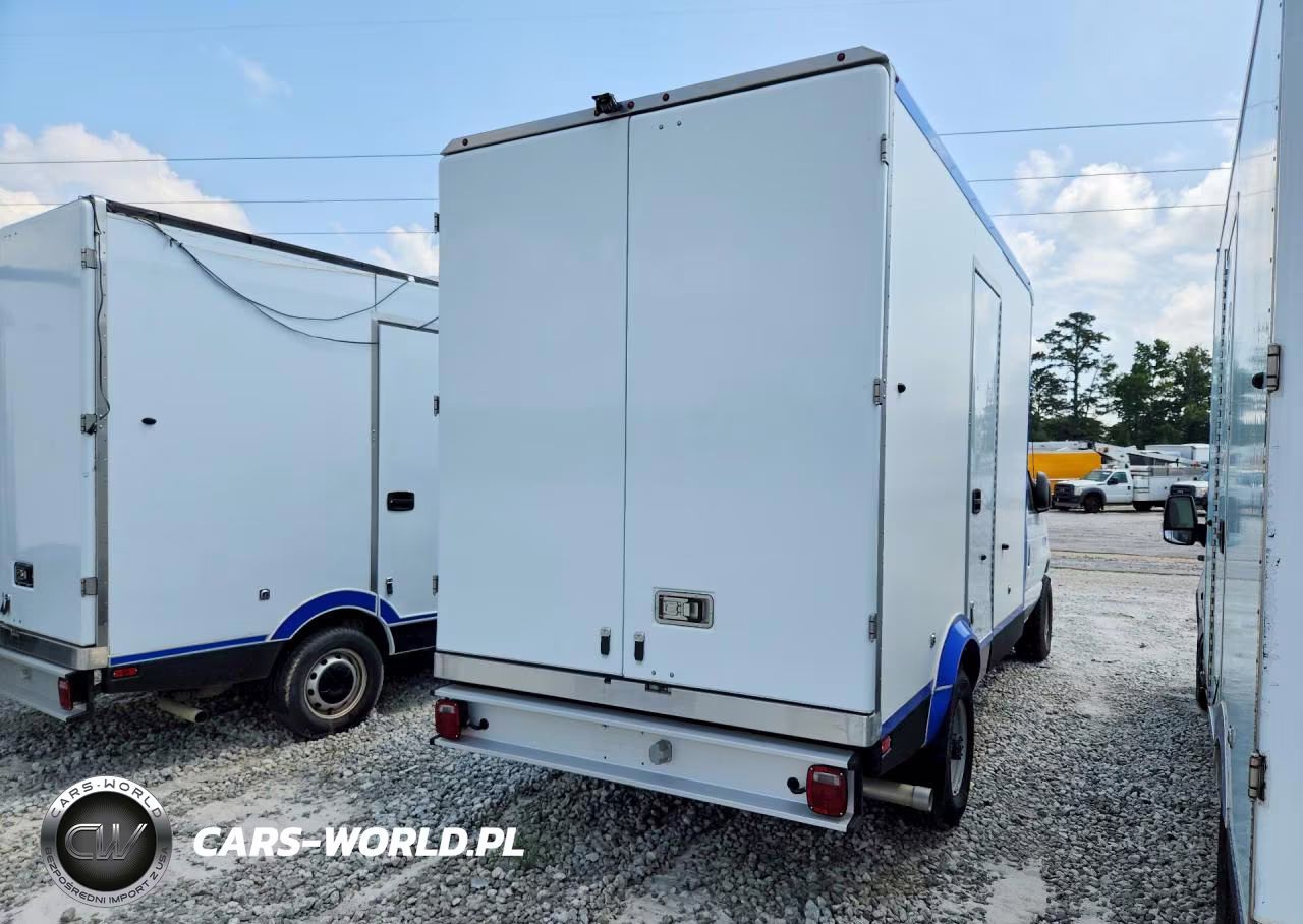 2024 Ford E350 Refrigerated Box Truck VIN:1FDWE3FN7RDD19428 - 3