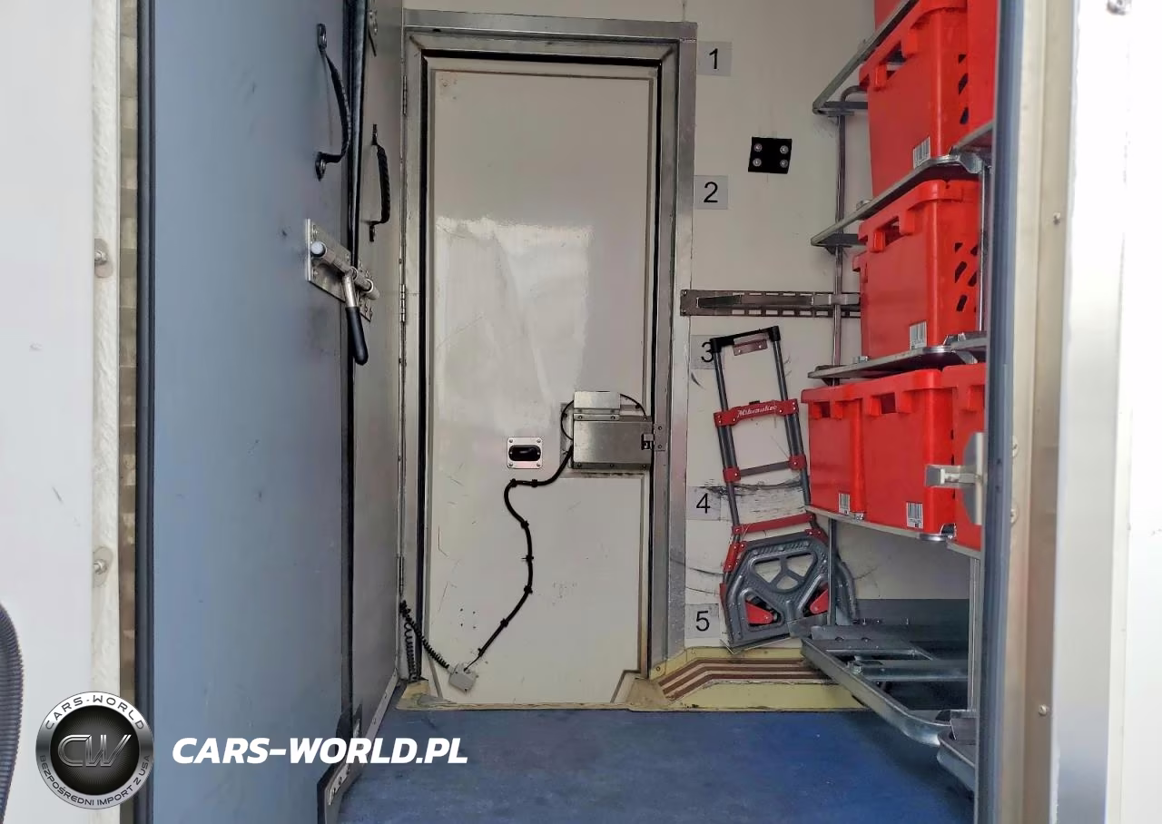 2022 Ford Transit Delivery Truck VIN:1FDBW5Z81NKA20200 - 10