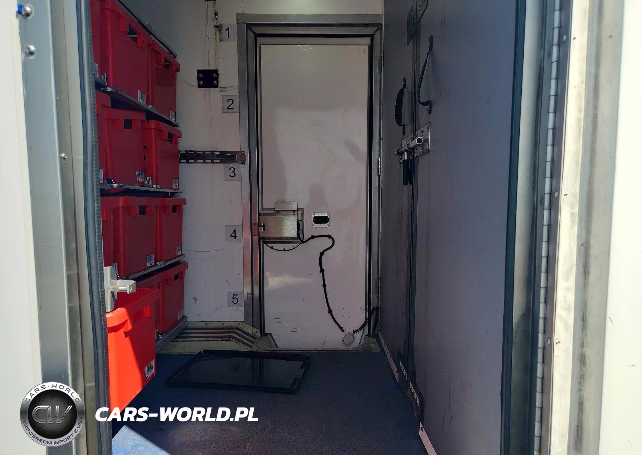 2022 Ford Transit Delivery Truck VIN:1FDBW5Z86NKA20192 - 11