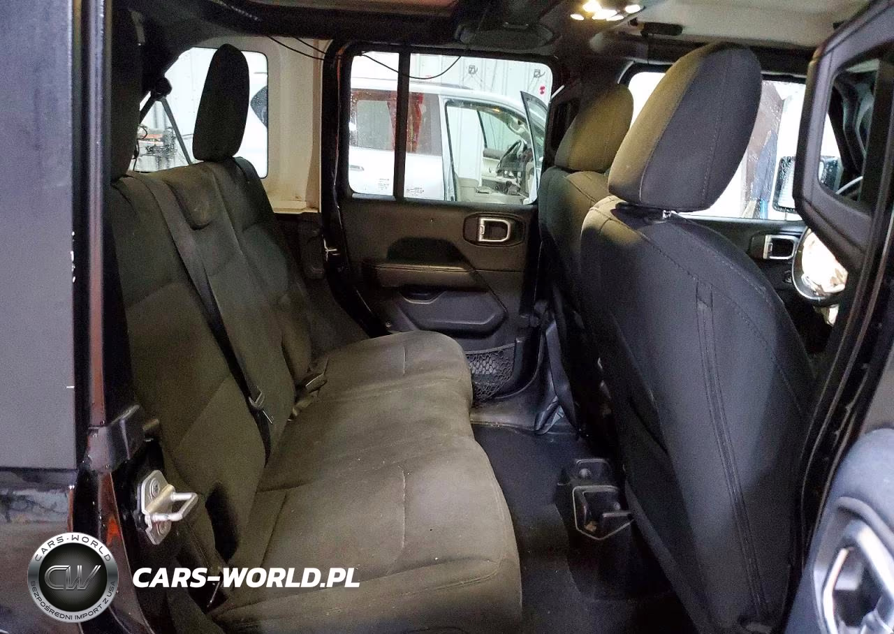 2019 Jeep Wrangler Unlimited Sahara VIN:1C4HJXEN4KW535877 - 11