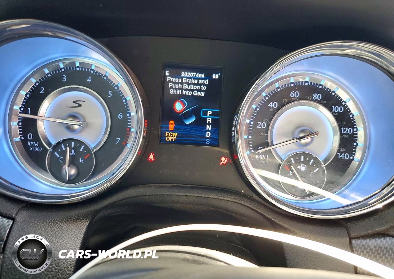 2012 Chrysler 300 S VIN:2C3CCABG3CH313150 - 9