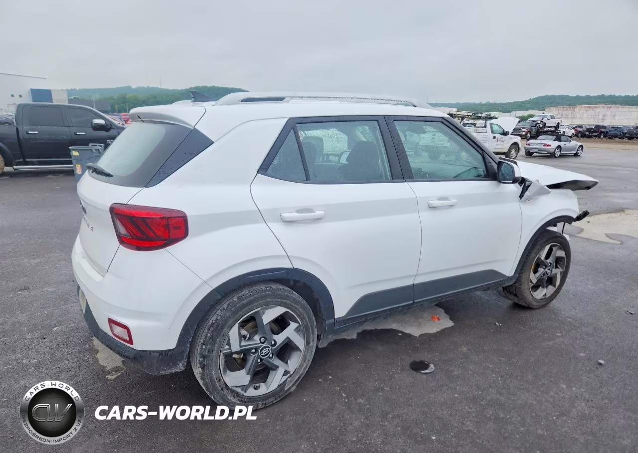 2022 Hyundai Venue Sel VIN:KMHRC8A32NU138379 - 3