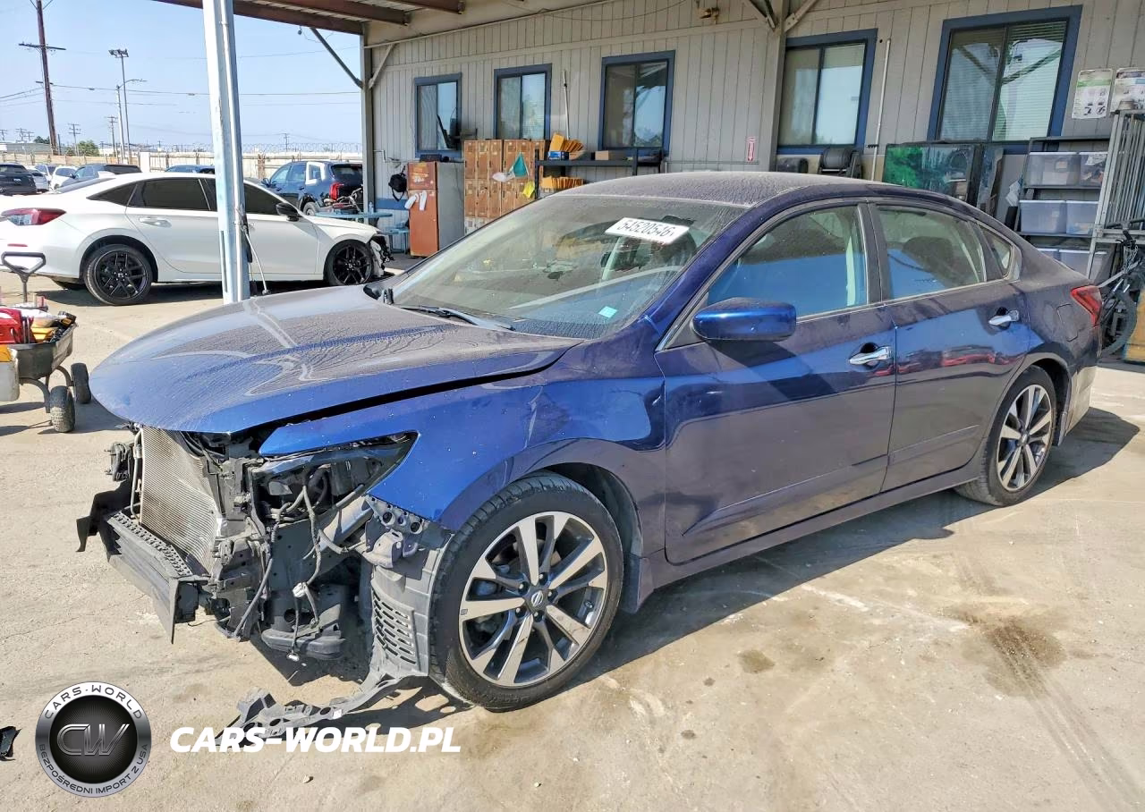 2017 Nissan Altima 2.5 Sr – zdjęcie 1 z 13
