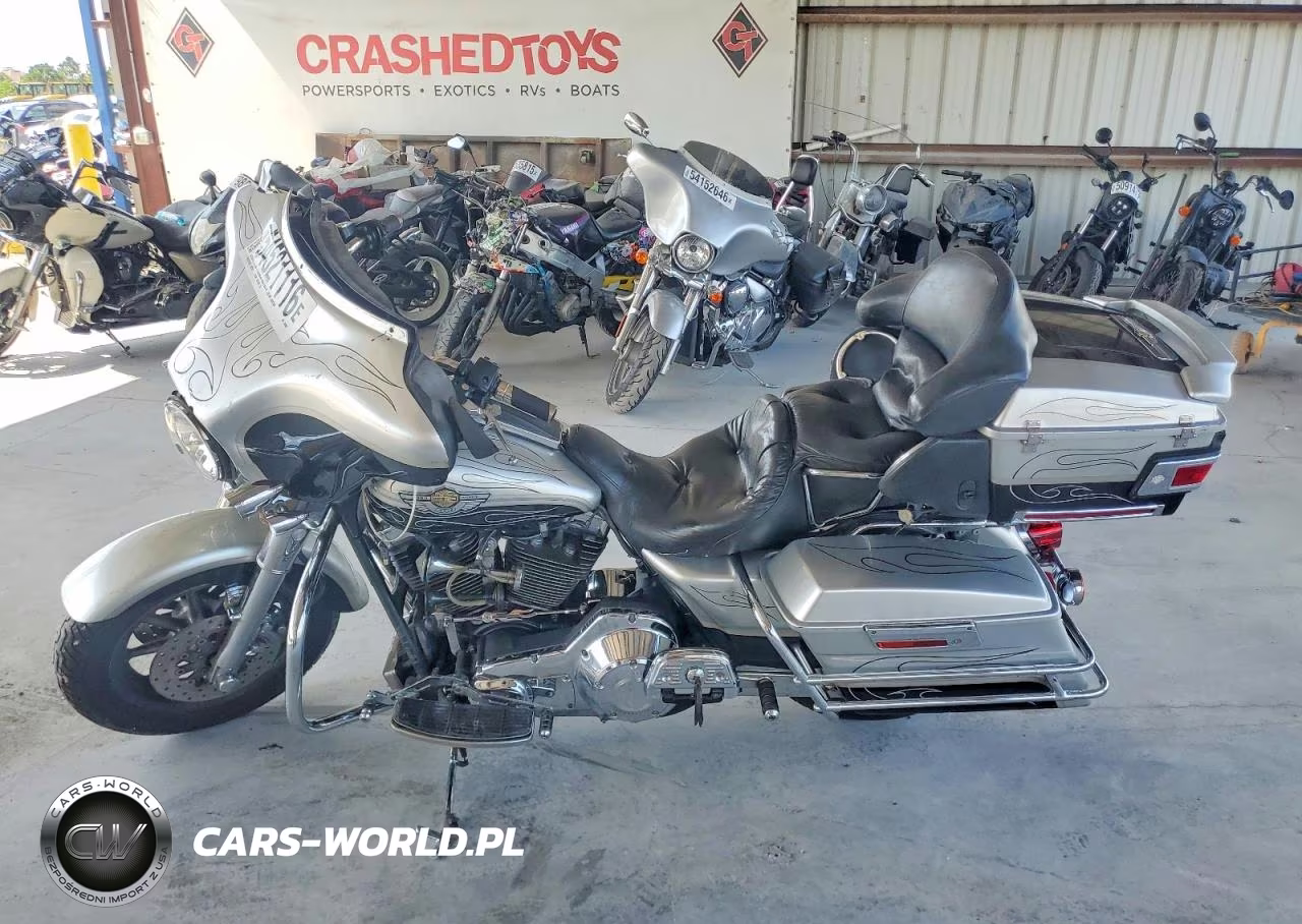 2003 Harley-Davidson Flhtcui Anniversary VIN:1HD1FCW473Y636028 - 3