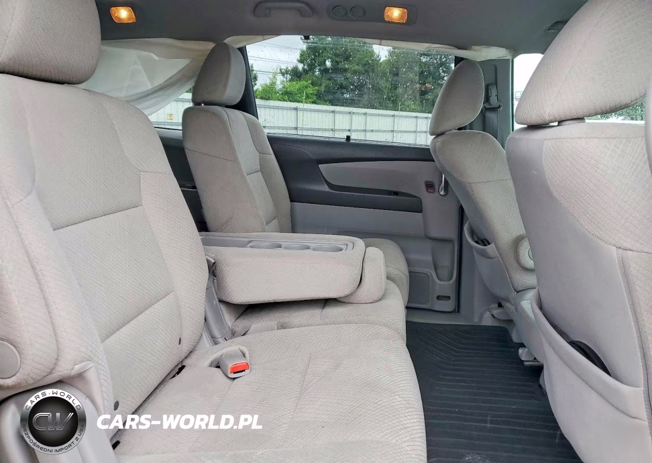 2016 Honda Odyssey Se VIN:5FNRL5H32GB158636 - 11