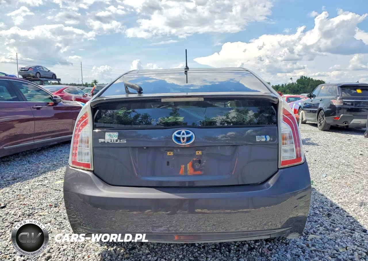 2015 Toyota Prius Two VIN:JTDKN3DU9F1896794 - 6