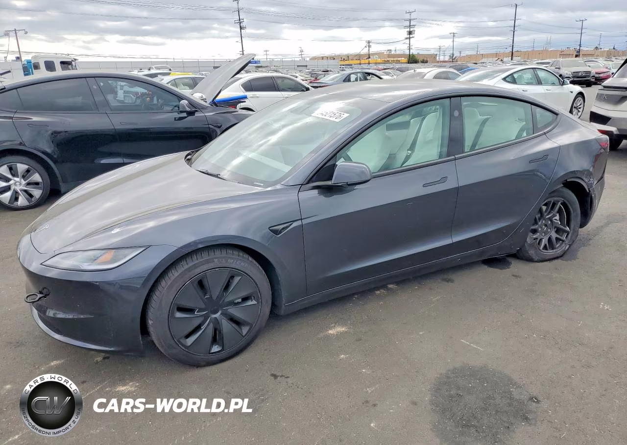 2025 Tesla Model 3 – zdjęcie 1 z 12