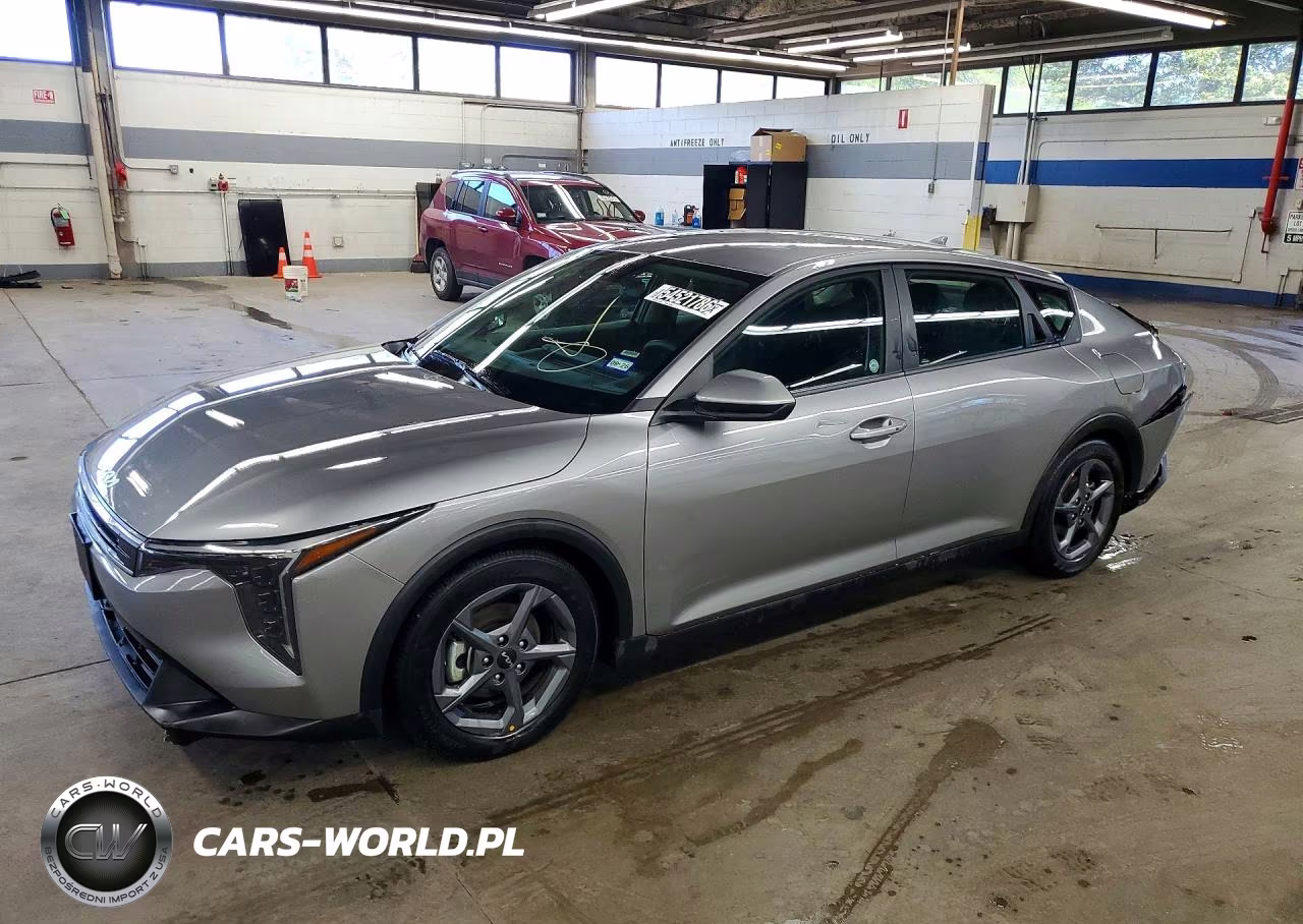 2025 Kia K4 Lxs – zdjęcie 1 z 13