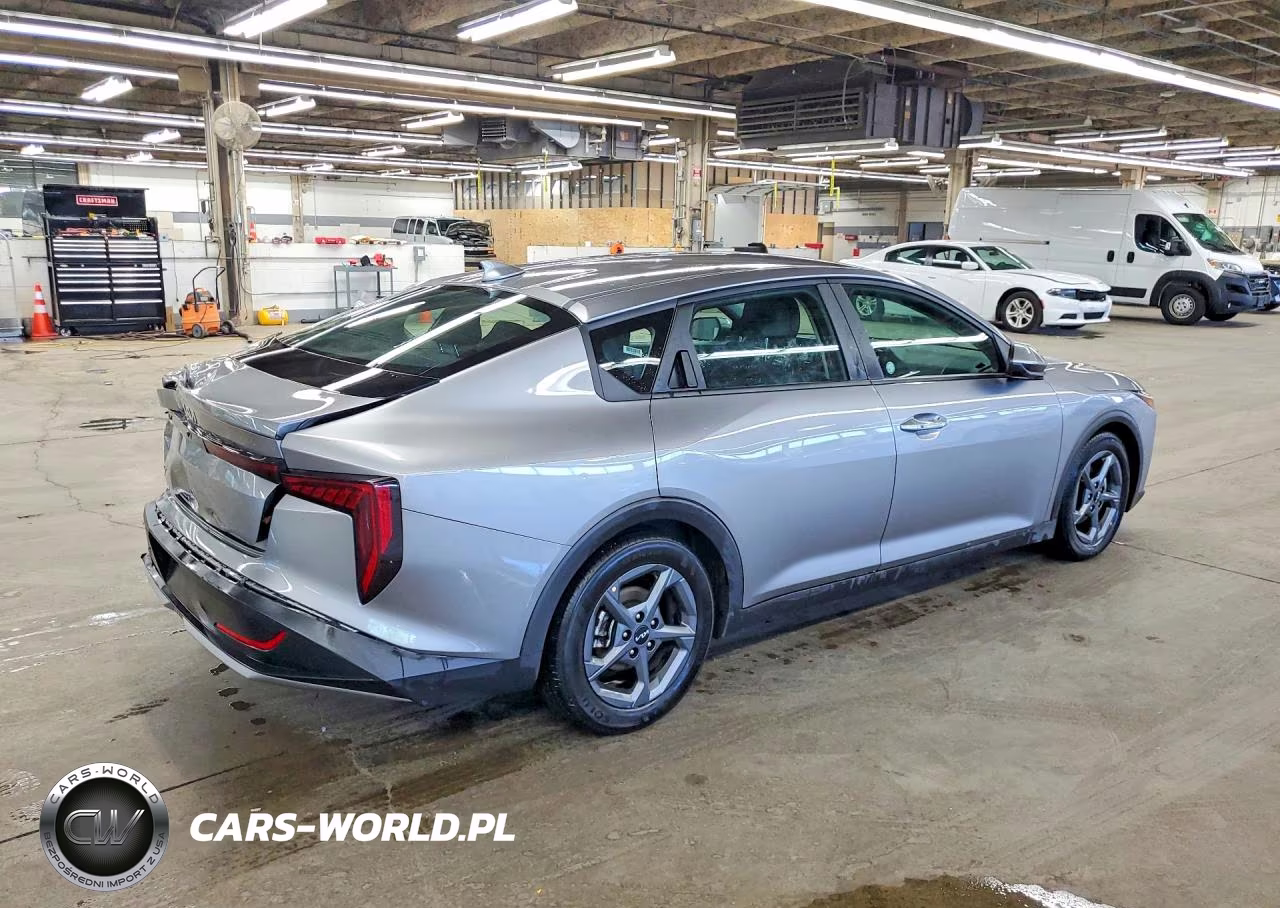 2025 Kia K4 Lxs VIN:3KPFT4DE6SE032993 - 3