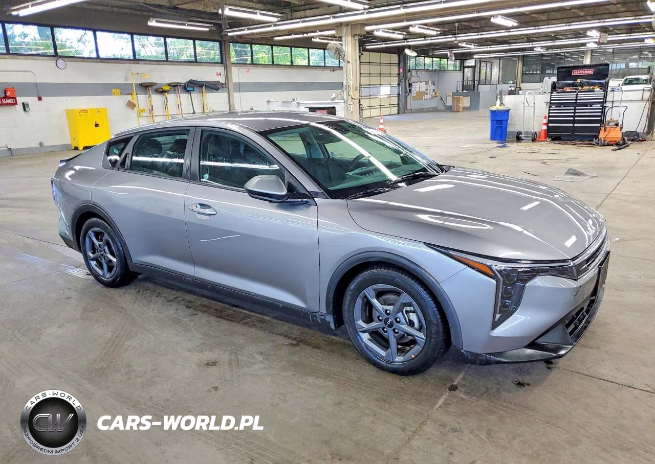 2025 Kia K4 Lxs VIN:3KPFT4DE6SE032993 - 4
