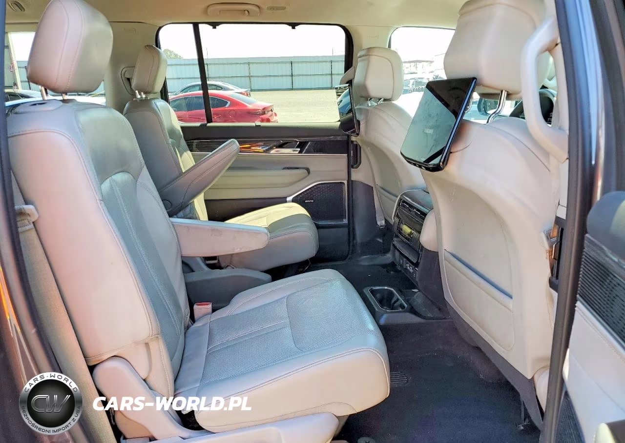 2022 Jeep Wagoneer Series Iii VIN:1C4SJVDT1NS106864 - 11