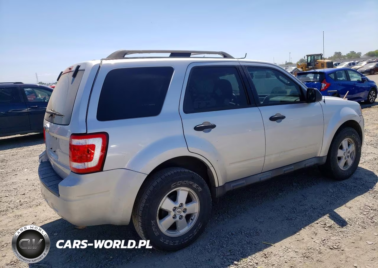 2010 Ford Escape Xlt VIN:1FMCU0D7XAKB29521 - 3