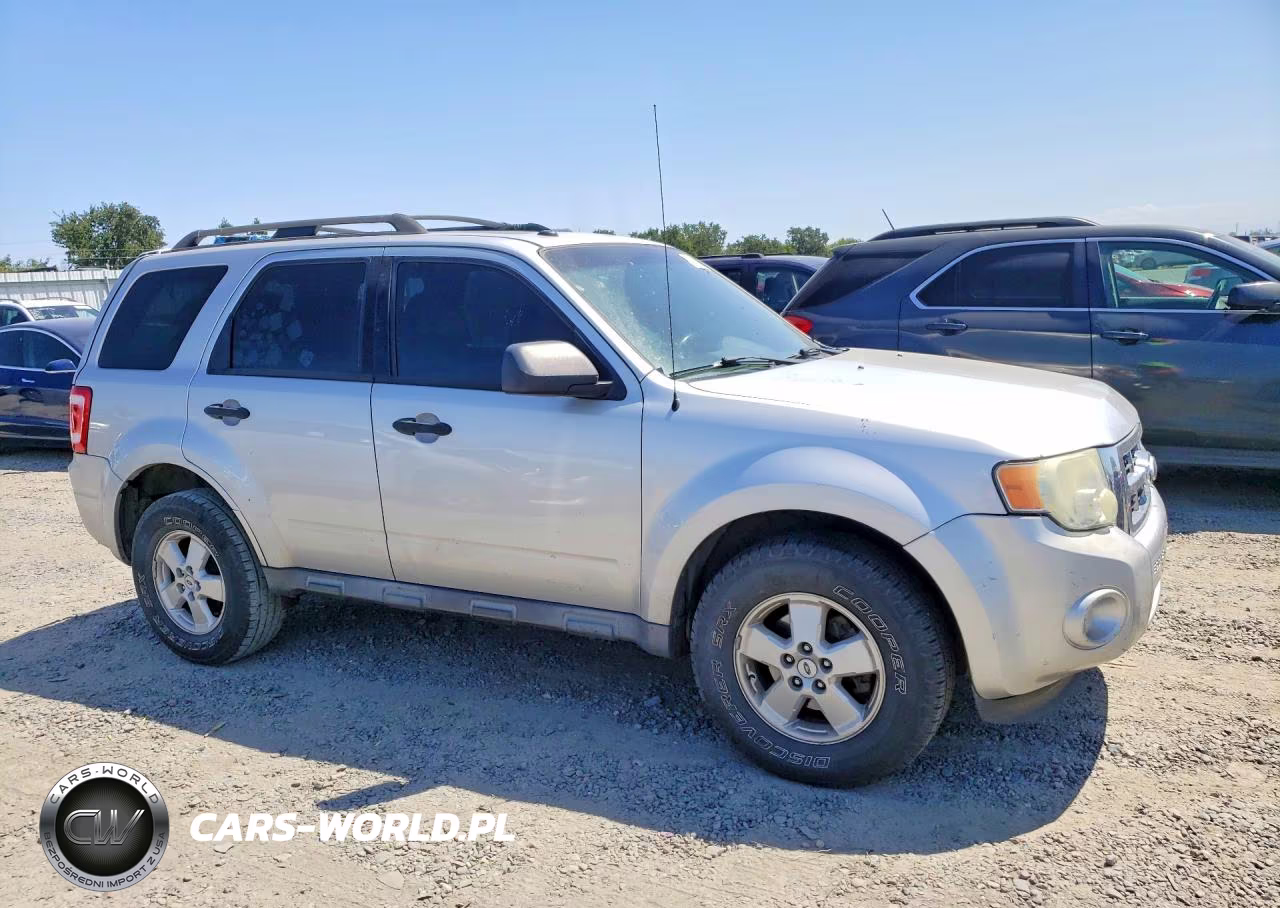 2010 Ford Escape Xlt VIN:1FMCU0D7XAKB29521 - 4