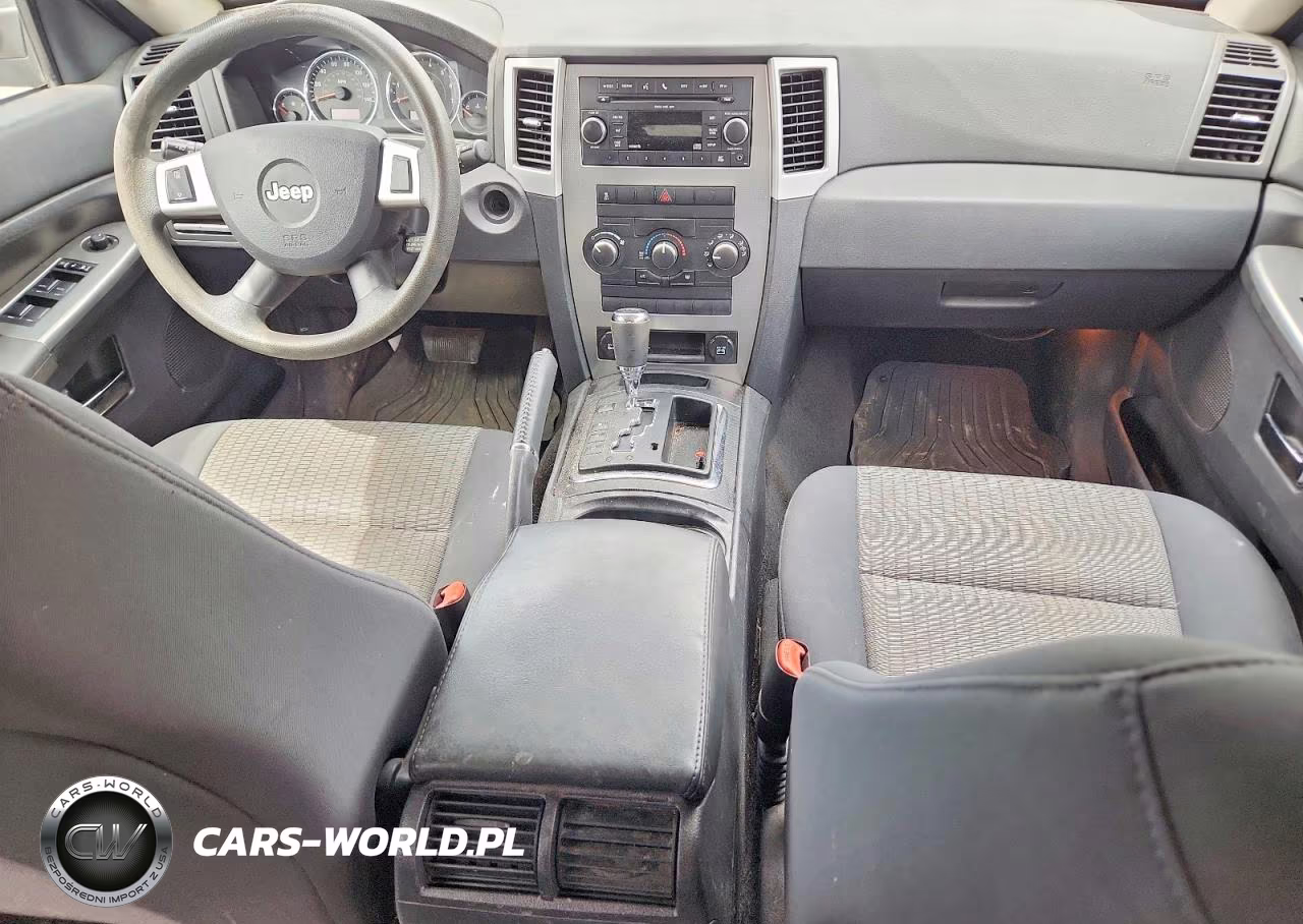 2010 Jeep Grand Cherokee Laredo VIN:1J4PR4GKXAC138867 - 8