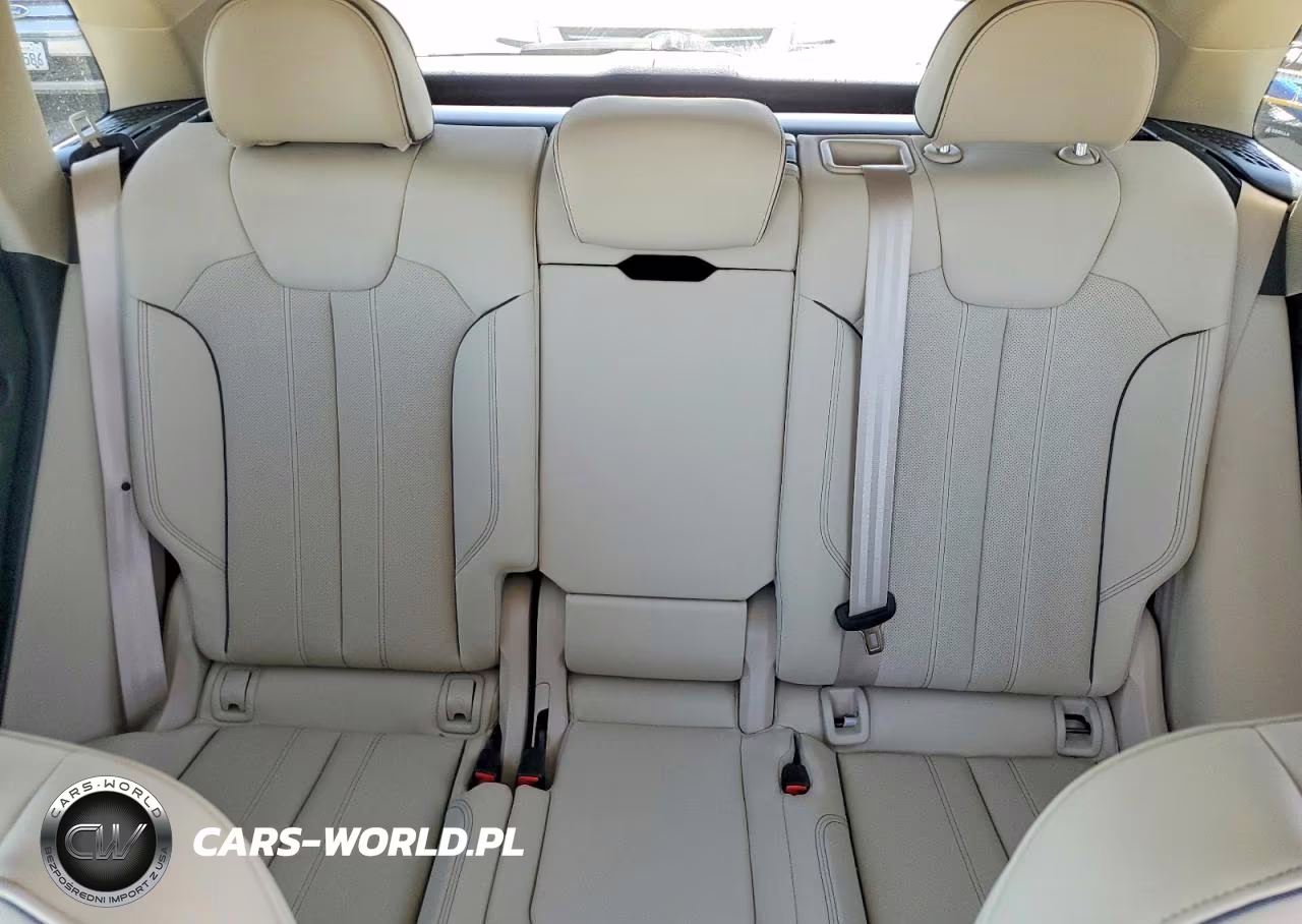 2024 Audi Q5 Premium Plus 45 VIN:WA1EAAFY3R2064082 - 10