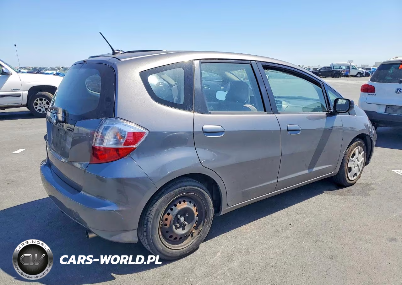 2012 Honda Fit VIN:JHMGE8H3XCC000473 - 3