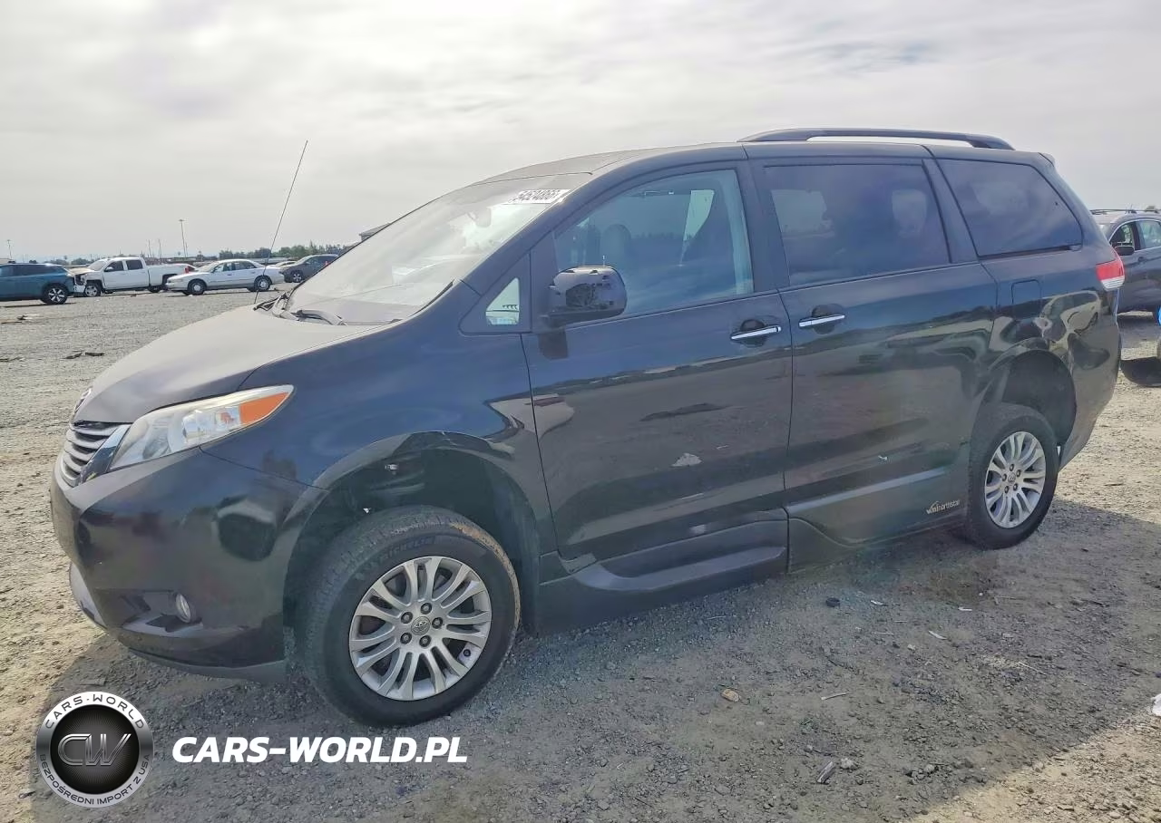 2013 Toyota Sienna Xle 8-Passenger – zdjęcie 1 z 13