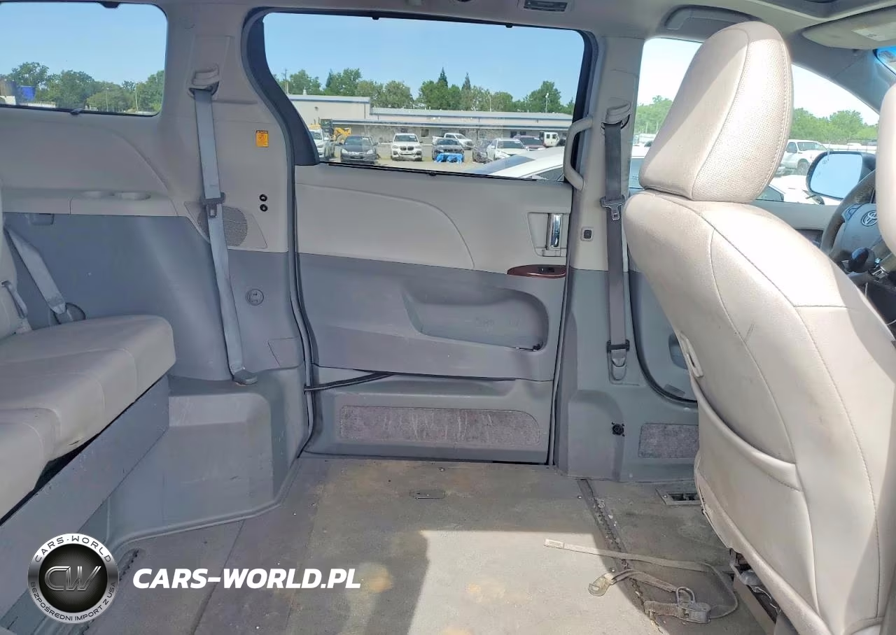 2013 Toyota Sienna Xle 8-Passenger VIN:5TDYK3DC8DS389511 - 11