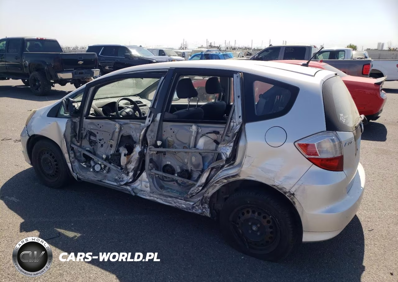 2011 Honda Fit VIN:JHMGE8H38BC005282 - 2