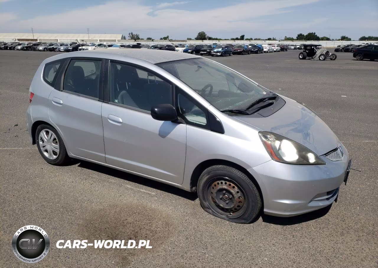 2011 Honda Fit VIN:JHMGE8H38BC005282 - 4