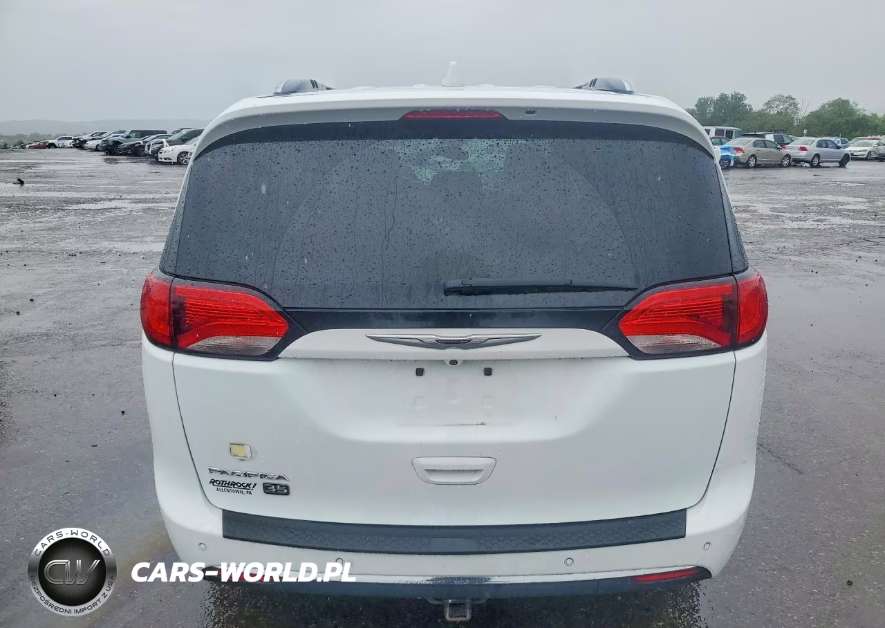 2019 Chrysler Pacifica Touring L Plus VIN:2C4RC1EG6KR746195 - 6