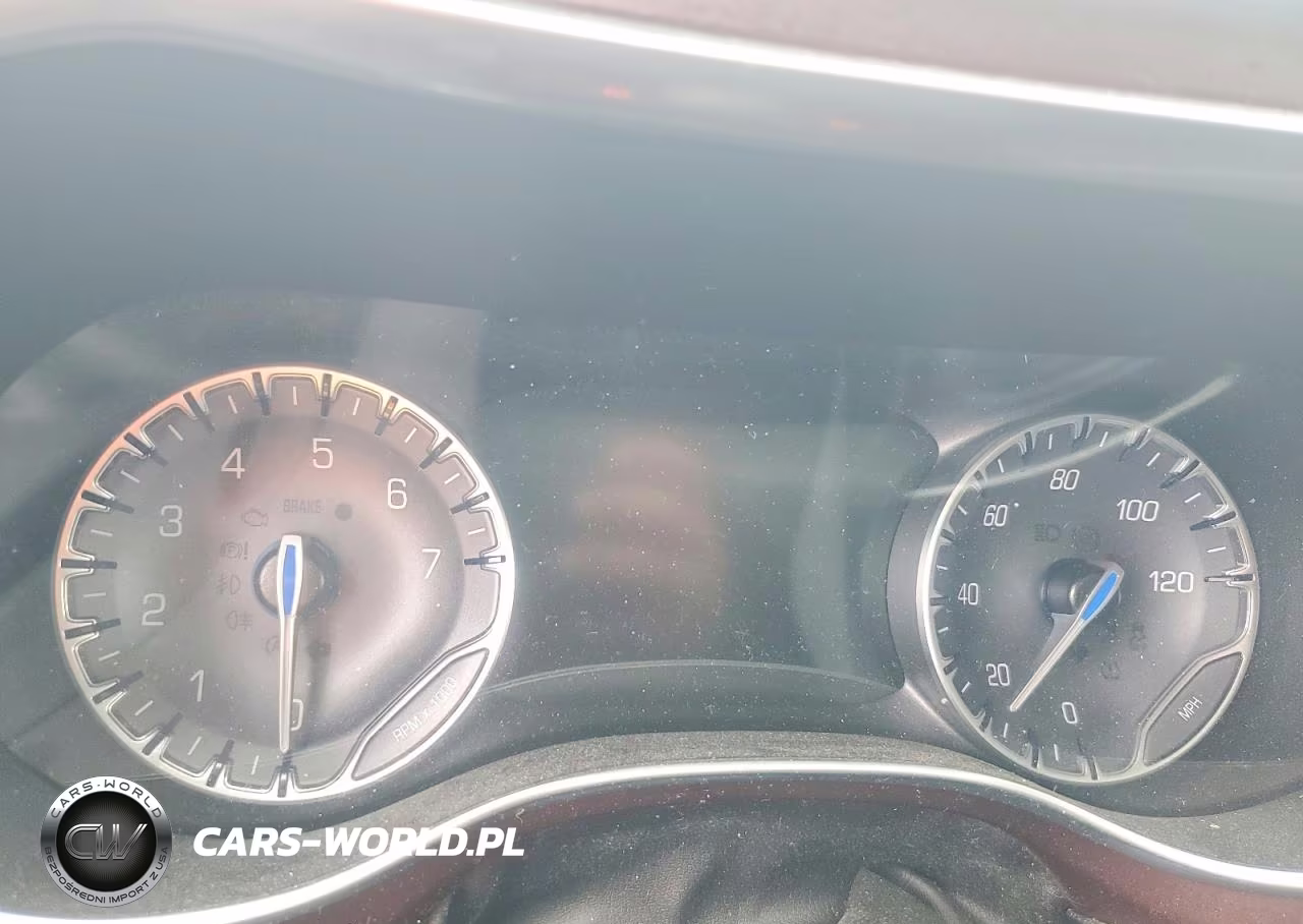 2019 Chrysler Pacifica Touring L Plus VIN:2C4RC1EG6KR746195 - 9