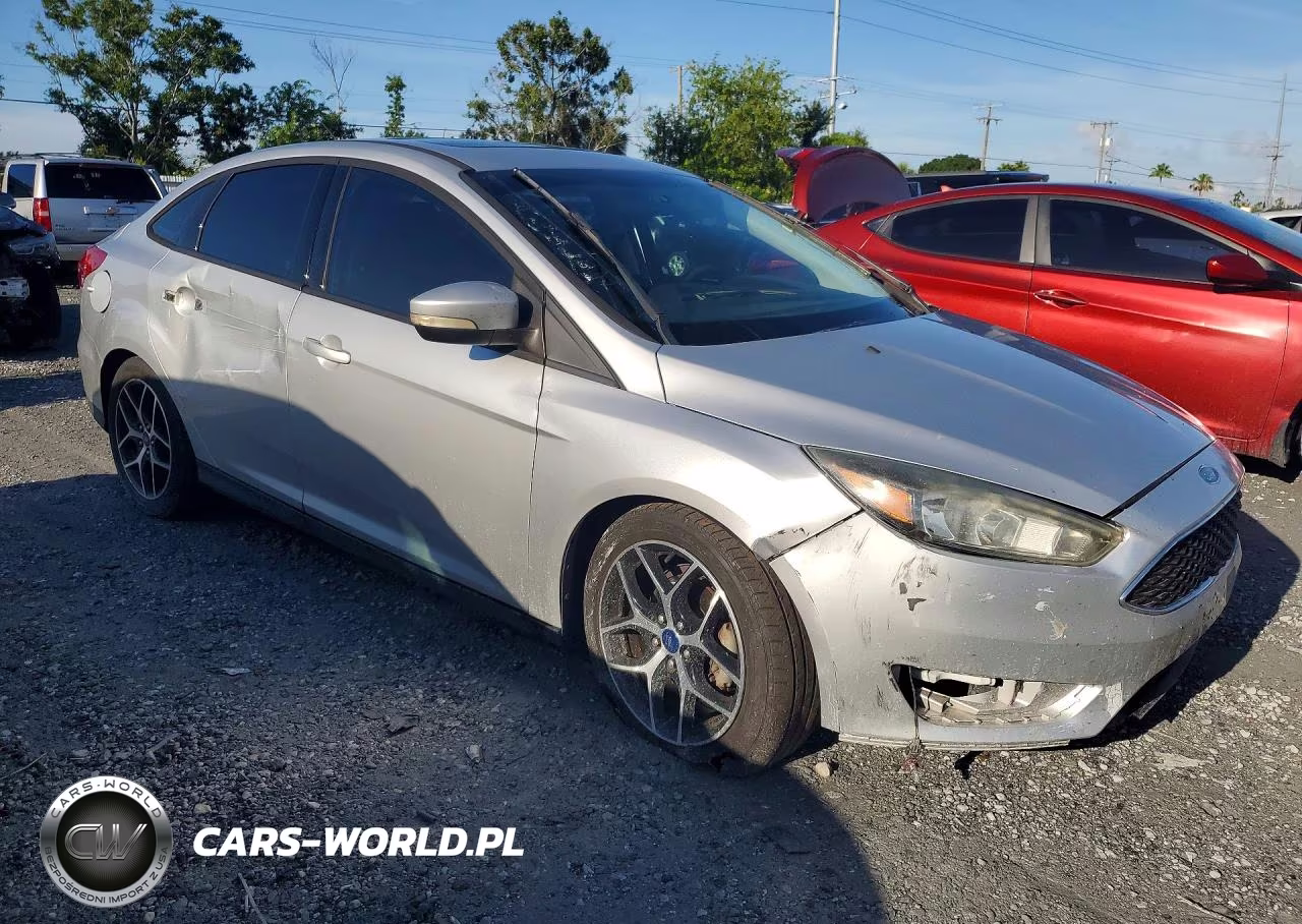 2017 Ford Focus Sel VIN:1FADP3H21HL248505 - 4