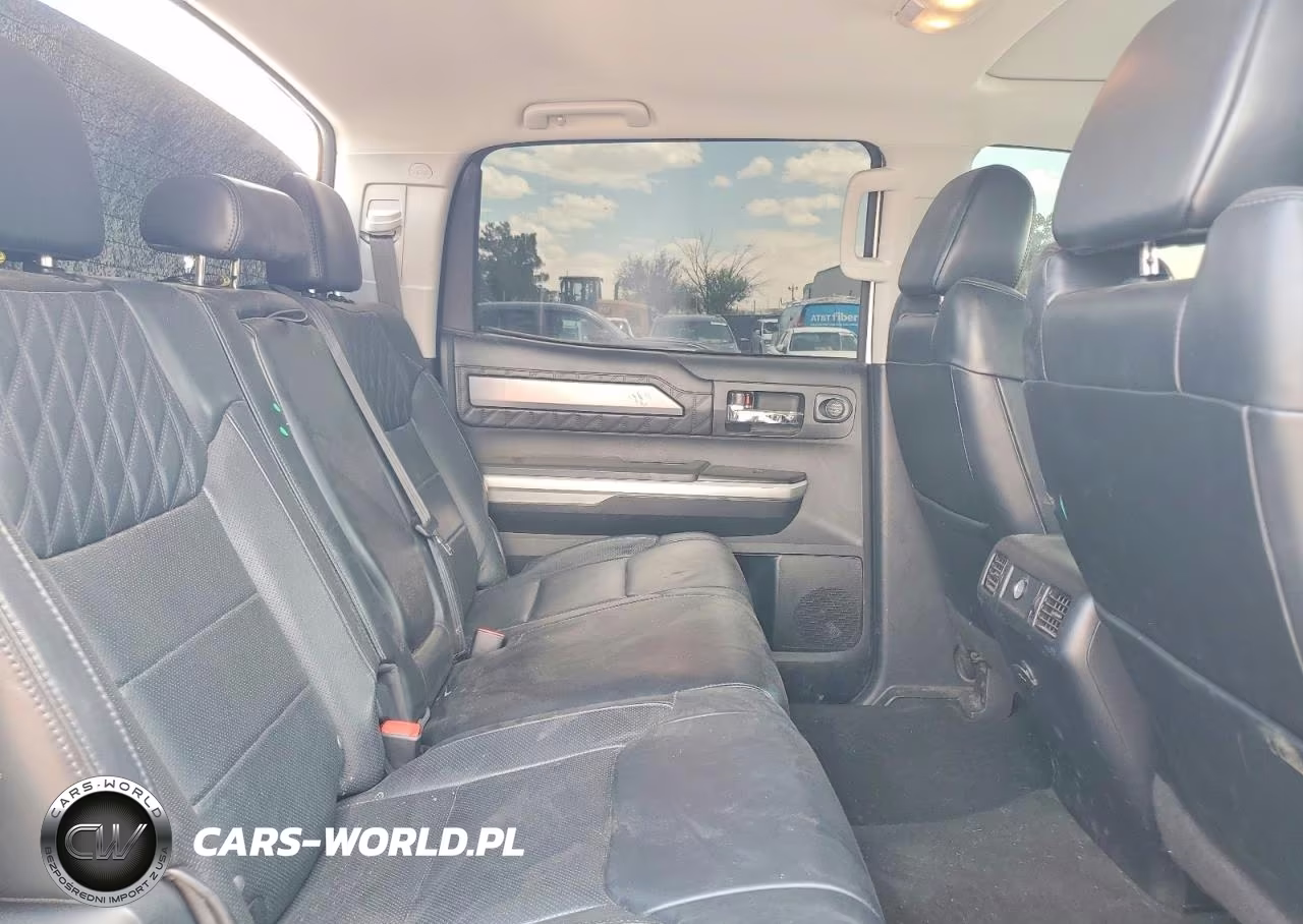 2017 Toyota Tundra Platinum VIN:5TFAW5F14HX650338 - 10