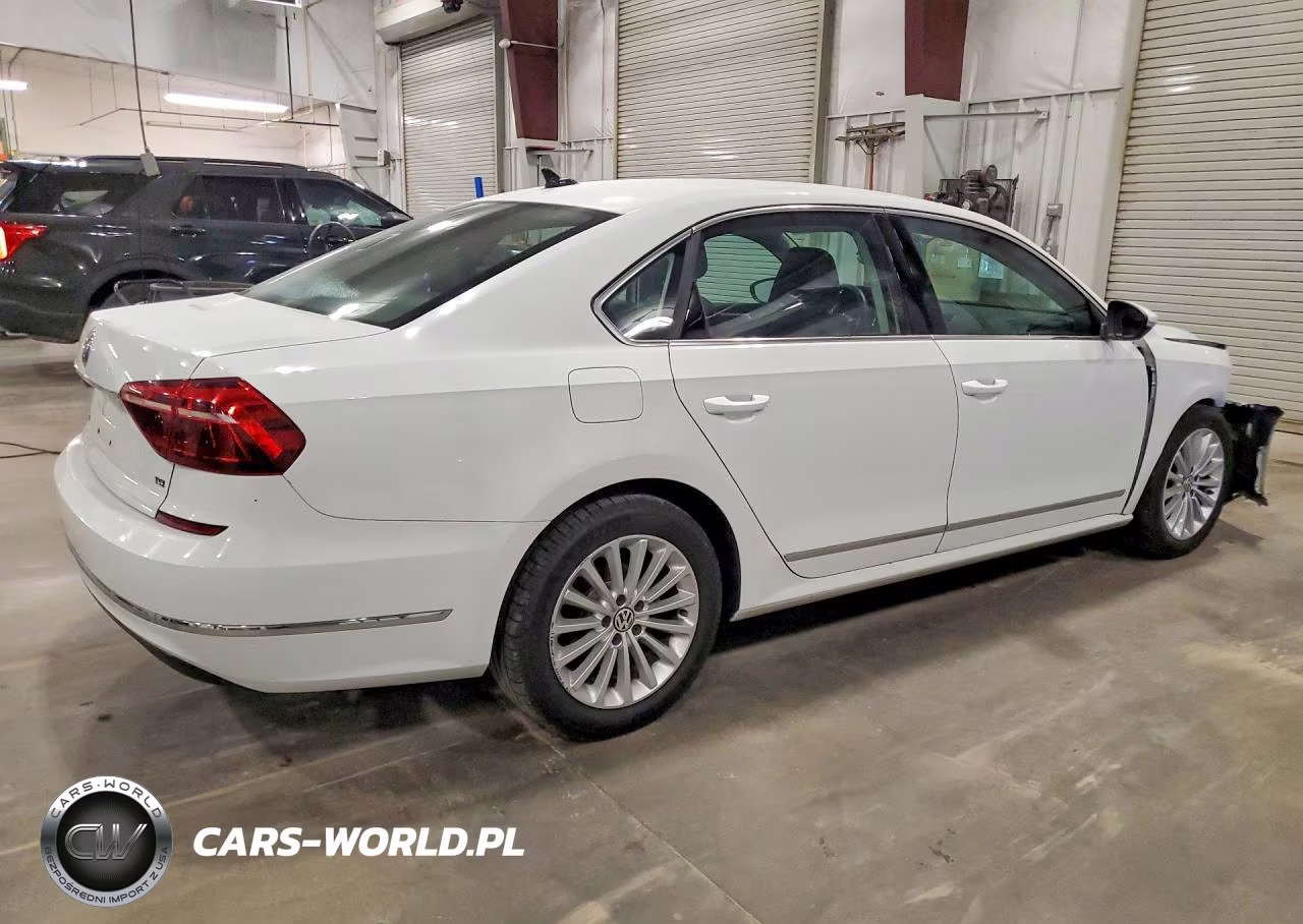 2017 Volkswagen Passat Se VIN:1VWBT7A30HC011573 - 3