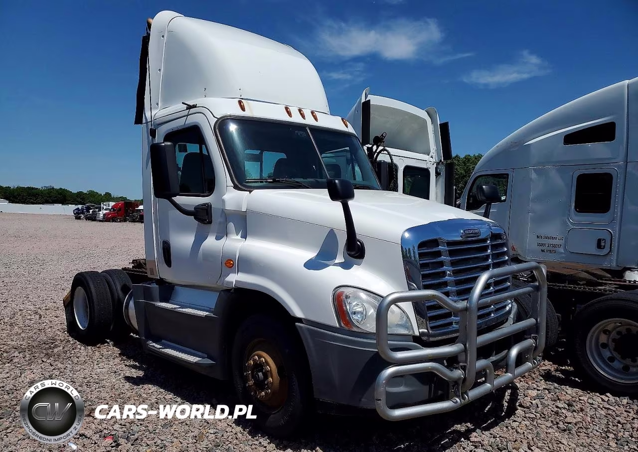 2016 Freightliner Cascadia 125 Semi Truck
