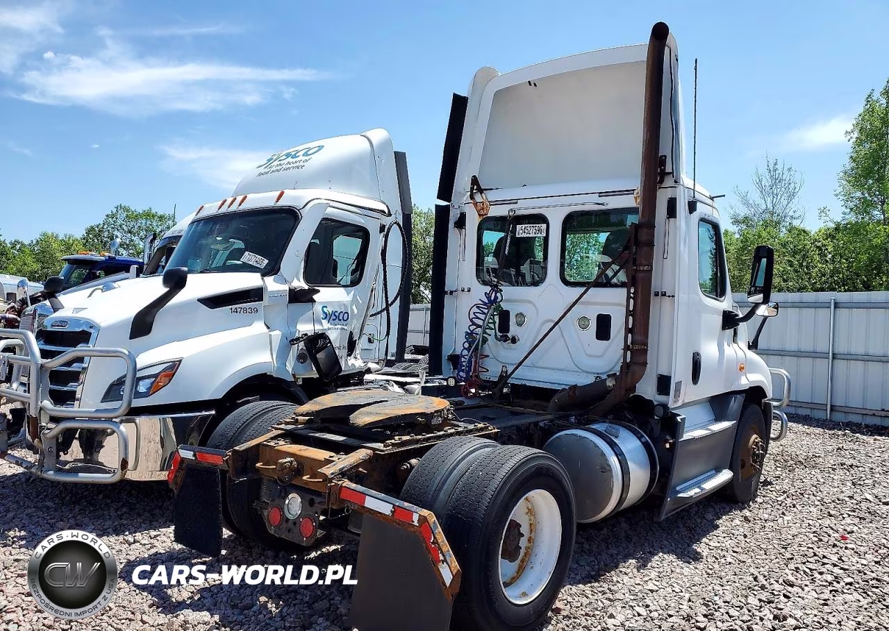 2016 Freightliner Cascadia 125 Semi Truck VIN:1FUBGEDV2GLHC5803 - 4