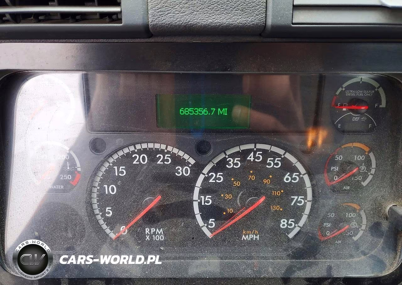 2016 Freightliner Cascadia 125 Semi Truck VIN:1FUBGEDV2GLHC5803 - 8