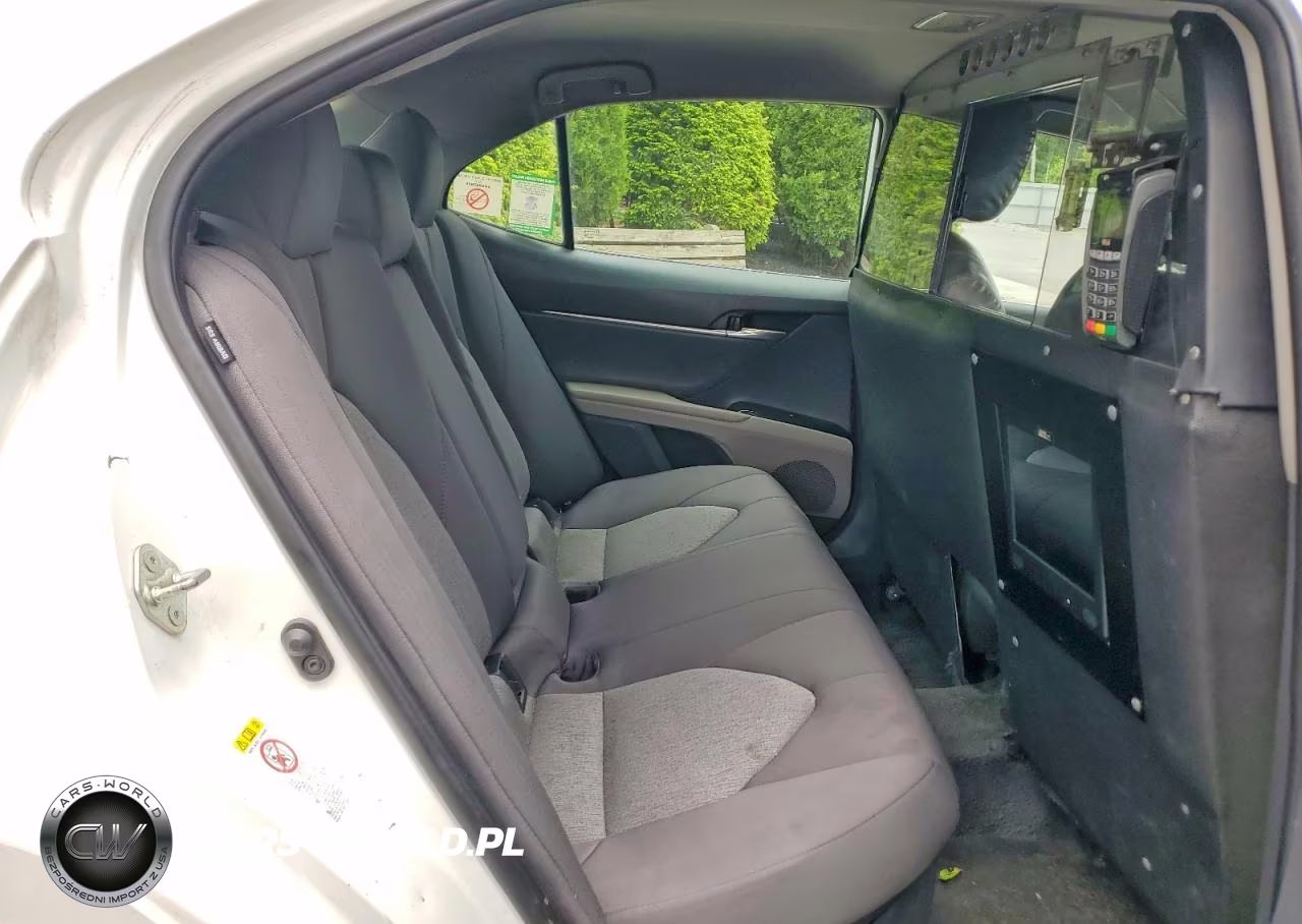 2019 Toyota Camry Le VIN:4T1B31HK7KU508968 - 10