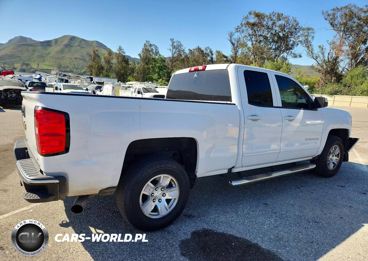 2018 Chevrolet Silverado C1500 Lt VIN:1GCRCREH4JZ182106 - 3