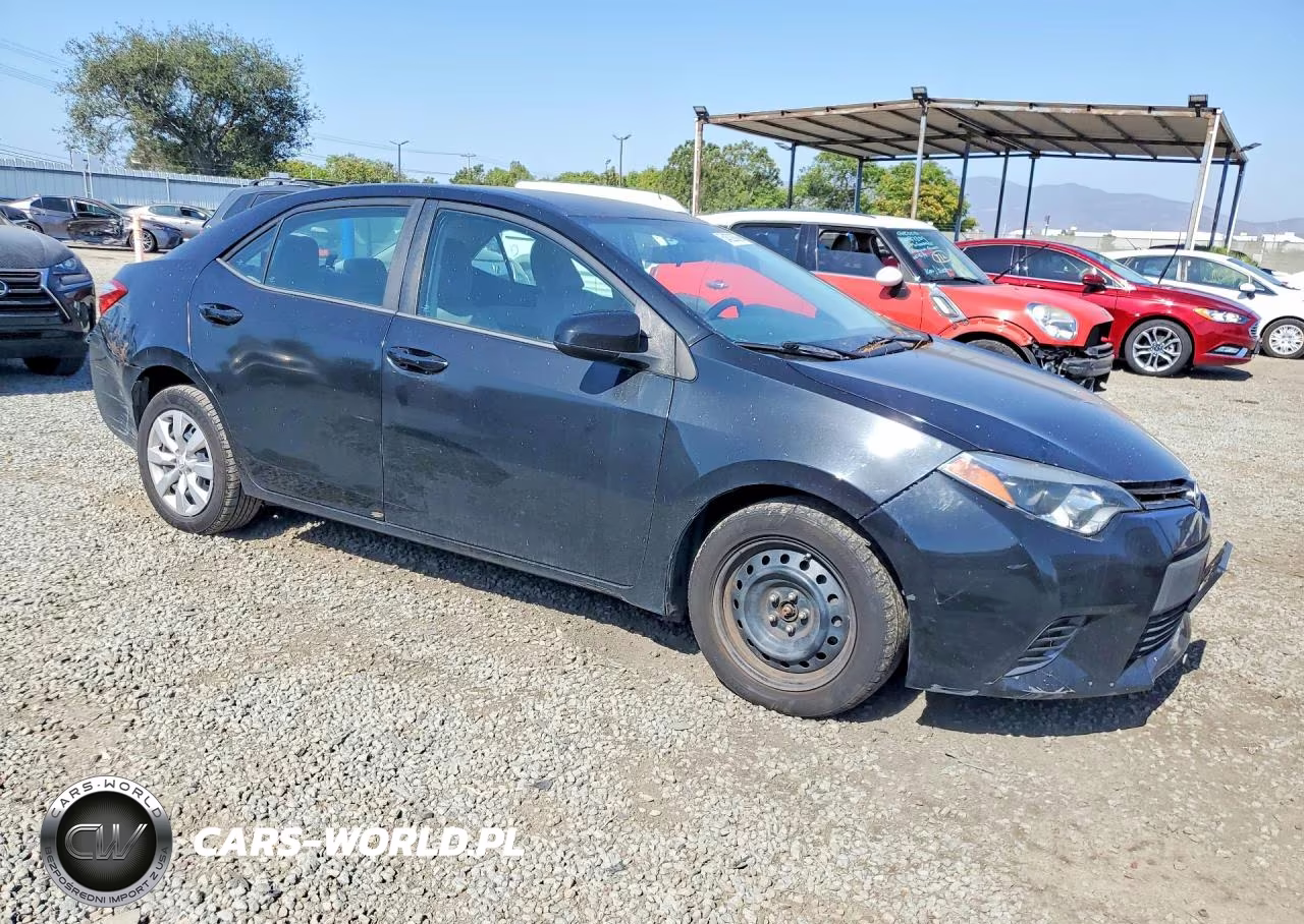 2015 Toyota Corolla Le VIN:5YFBURHE1FP355968 - 4