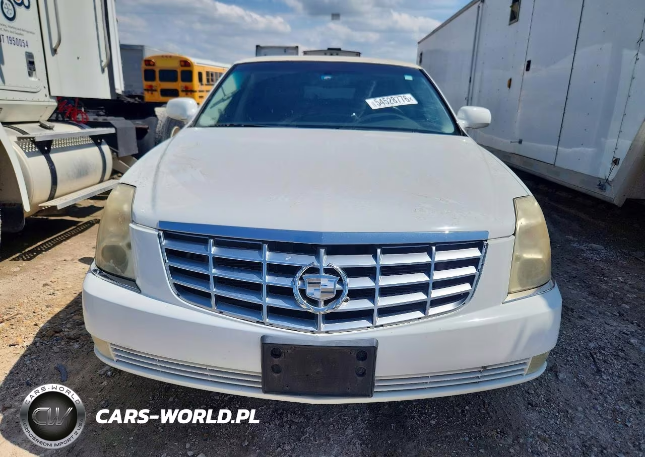 2011 Cadillac Professional Chassis VIN:1GE9K9C61BU550087 - 5