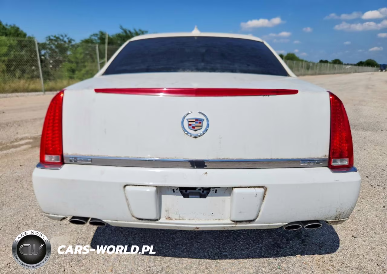2011 Cadillac Professional Chassis VIN:1GE9K9C61BU550087 - 6